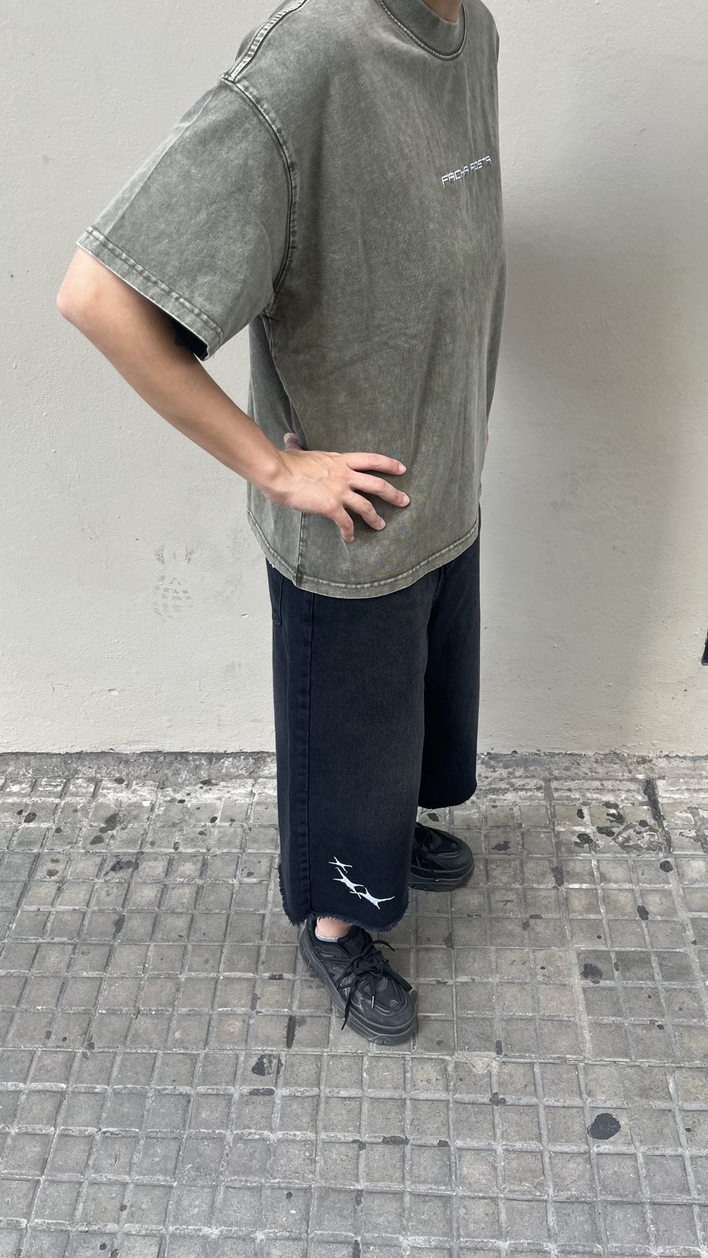 BERMUDA BAGGY 3/4 STARS NEGRA